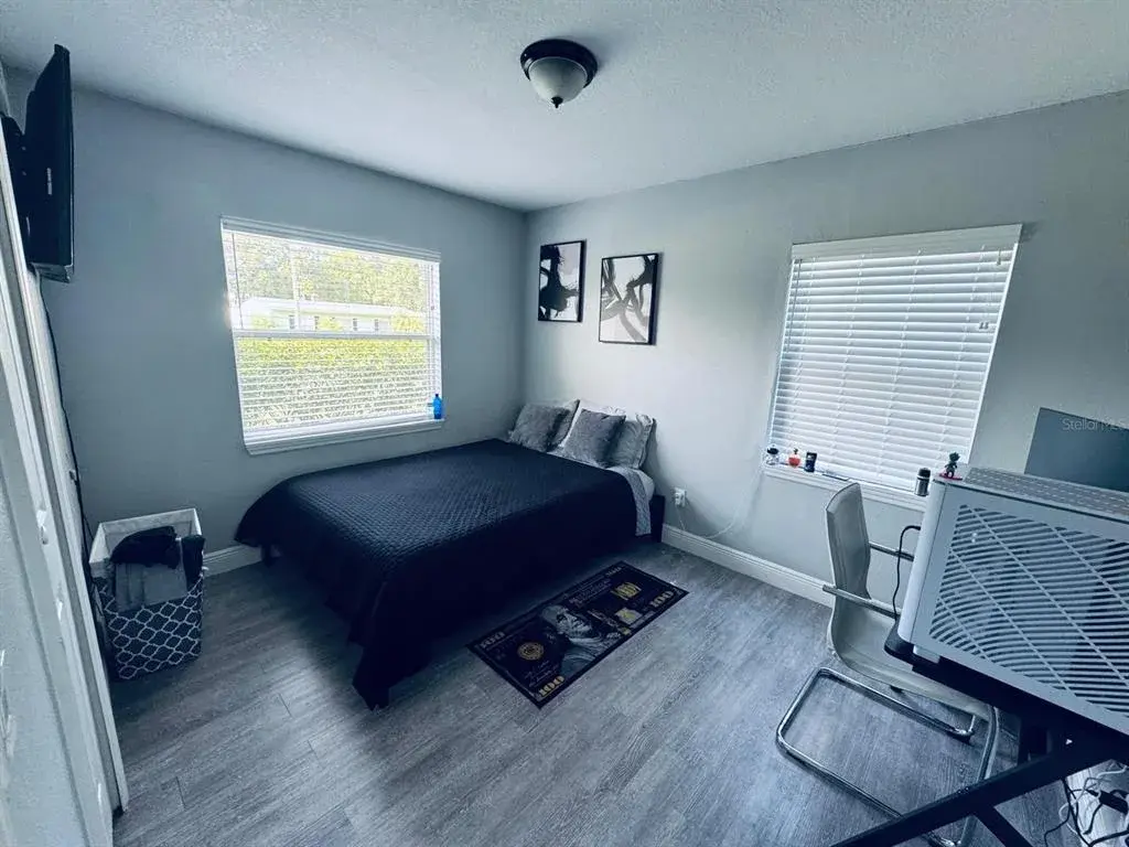 Property for sale at 17 S SOLANDRA DRIVE, ORLANDO, FL, 32807