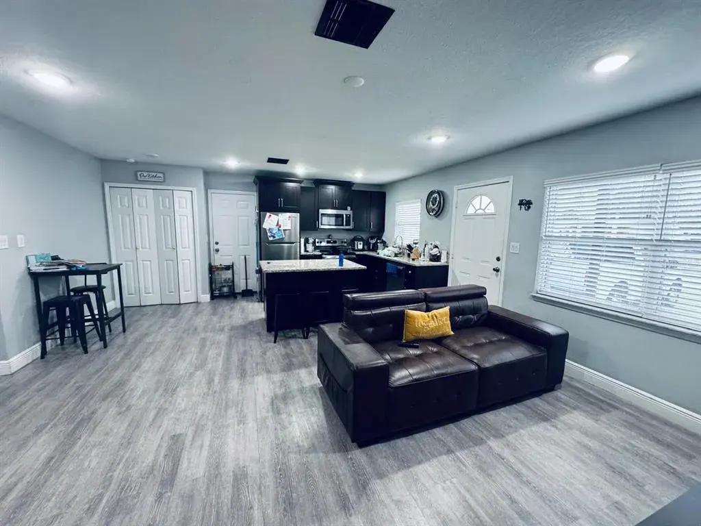 Property for sale at 17 S SOLANDRA DRIVE, ORLANDO, FL, 32807