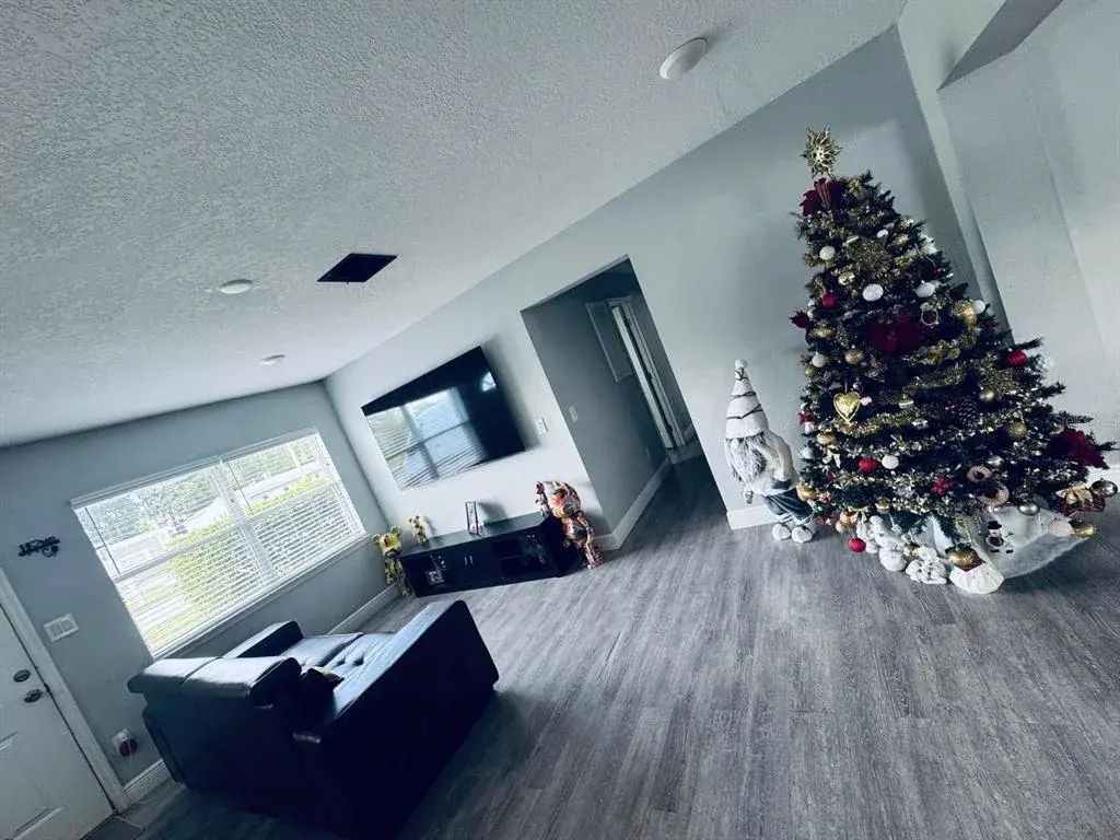 Property for sale at 17 S SOLANDRA DRIVE, ORLANDO, FL, 32807