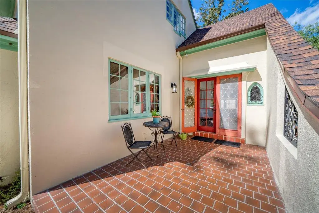 A welcoming front porch!