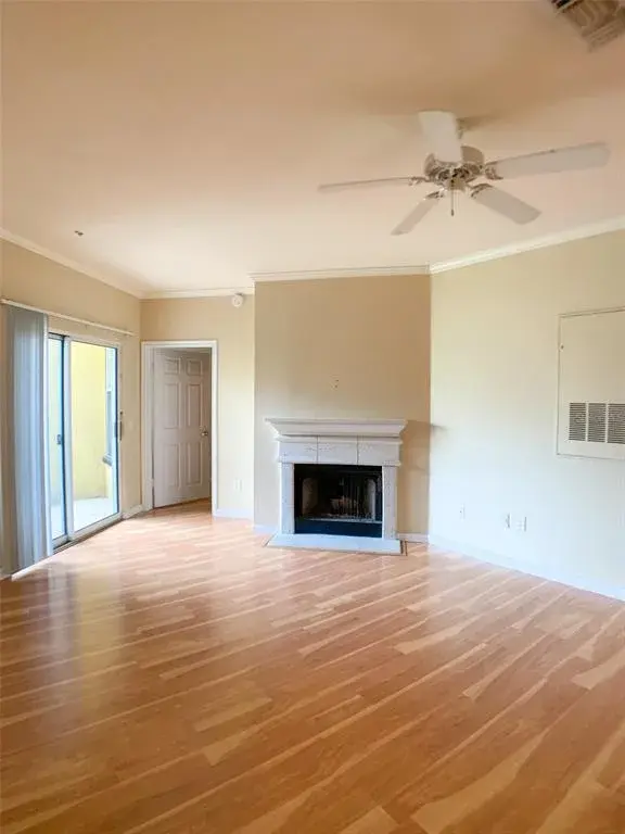 Livingroom Fireplace