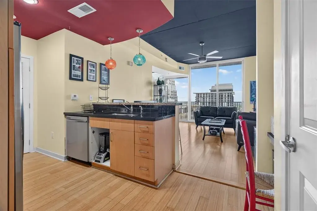 Open Concept Plan, Stellar Views from all rooms