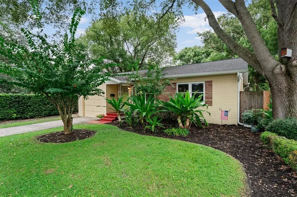 1421 East Harwood Street, situated on a beautiful tree lined street