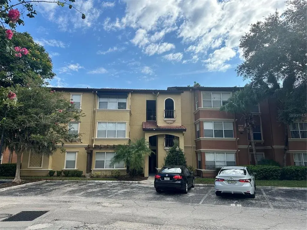 Property for sale at 5124 CONROY ROAD UNIT 11, ORLANDO, FL, 32811