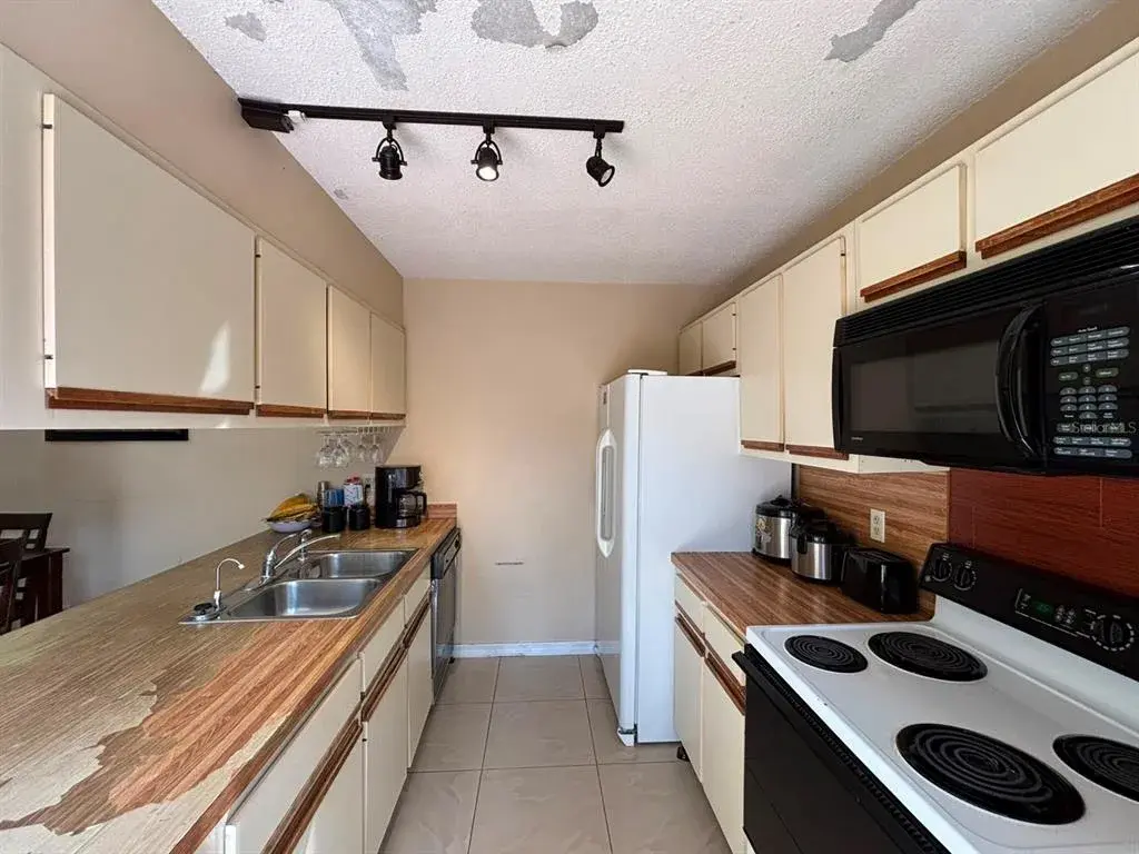 Property for sale at 5277 CORAL COURT UNIT 625, ORLANDO, FL, 32811
