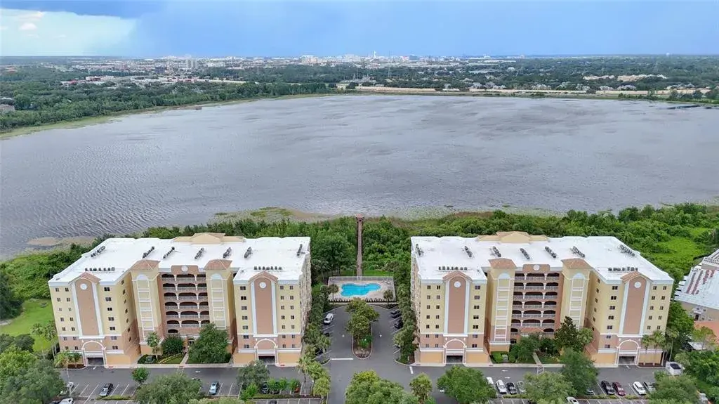 Lakefront & Lake Facing - End Unit - 7th Floor with Stunning Views