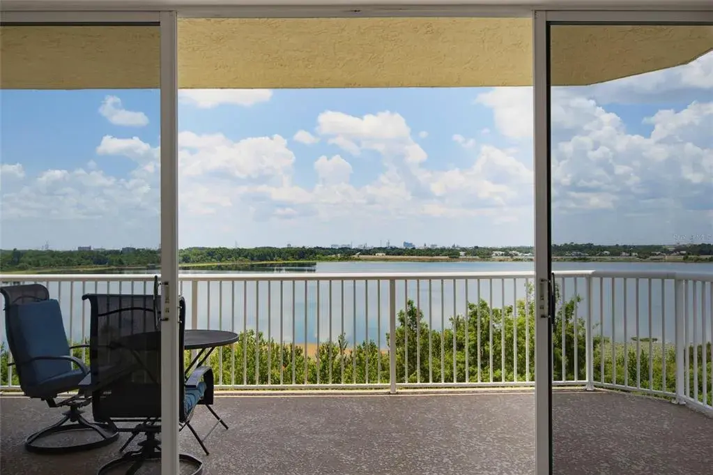 Balcony offering Panoramic Views of Turkey Lake
