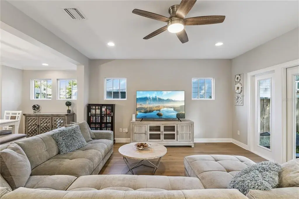 Property for sale at 210 HIBISCUS COURT, ORLANDO, FL, 32801