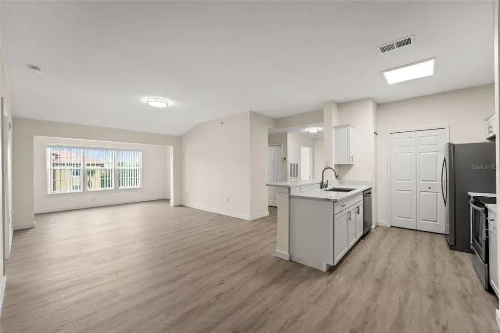 LIVING ROOM/KITCHEN