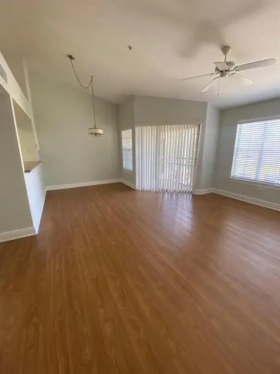 Living room - Dining room combo