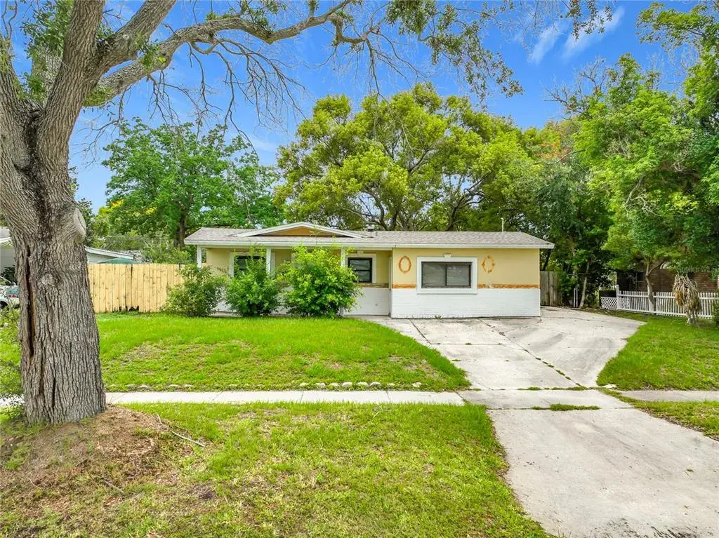 Zoomed out image of front of the home