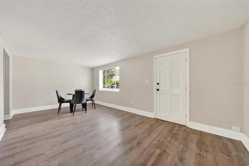1st floor-Entrance