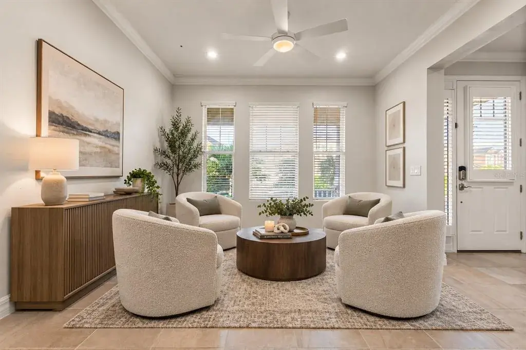 Flex room or study - virtual staging
