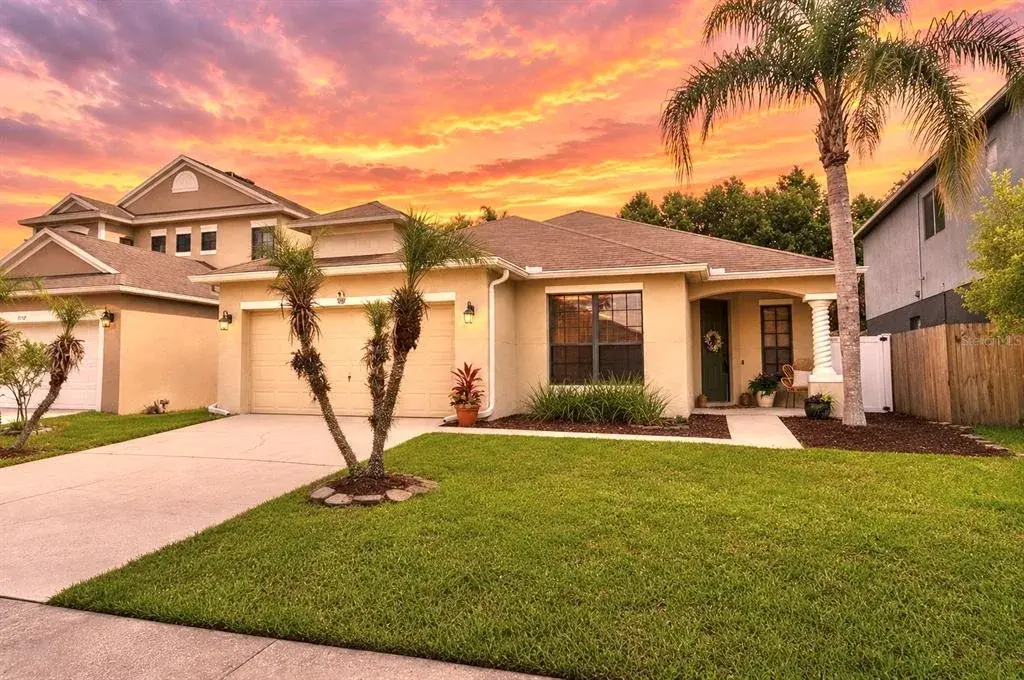 ** ENJOY THE WORRY FREE FLORIDA LIFE IN THIS UPDATED, TURN KEY CHARMER!! **