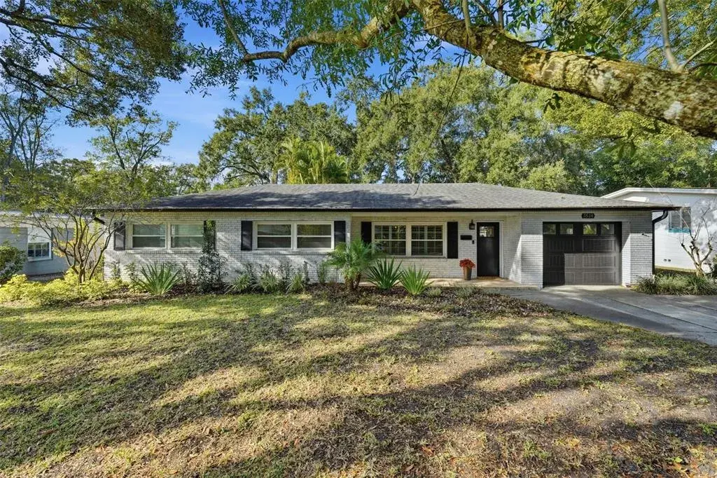 Welcome to 3520 N Westmoreland Drive