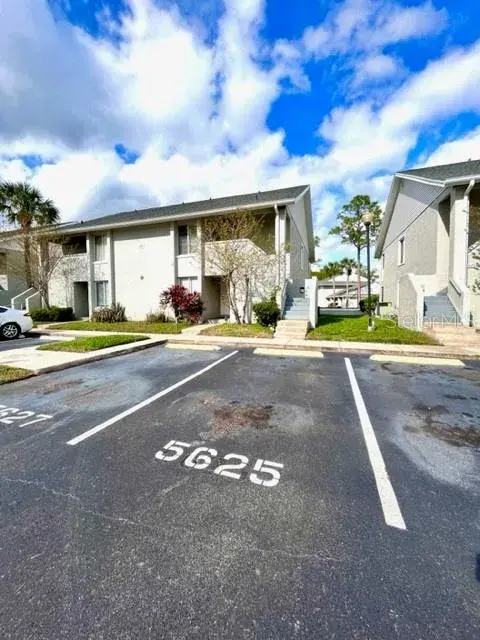5625 Blue Shadows Ct