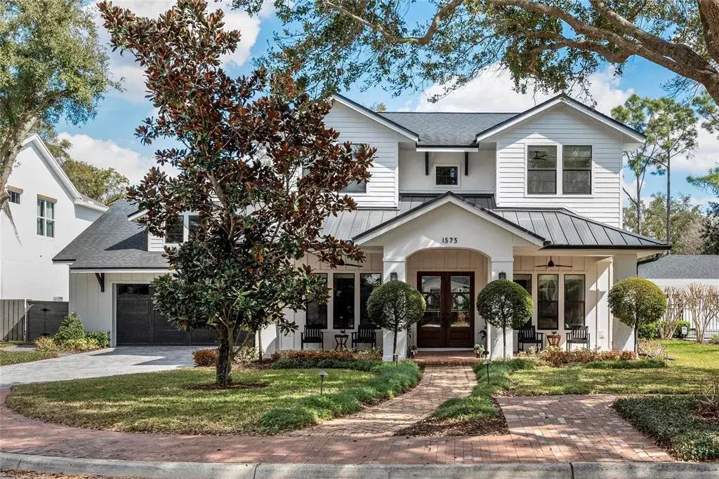 WELCOME TO 1575 EASTIN AVE.