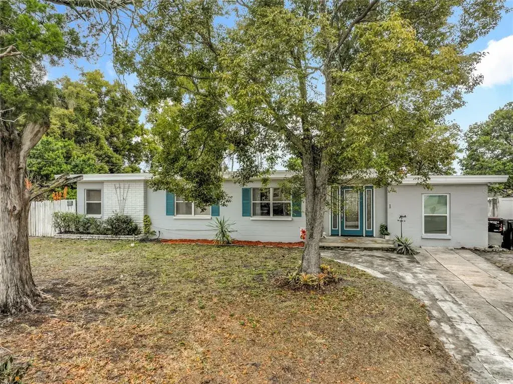 1 S Solandra Drive, Orlando, FL, 32807