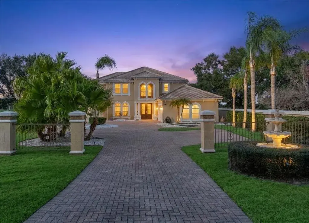 Grand Entrance to your Golf Front Pool Home!