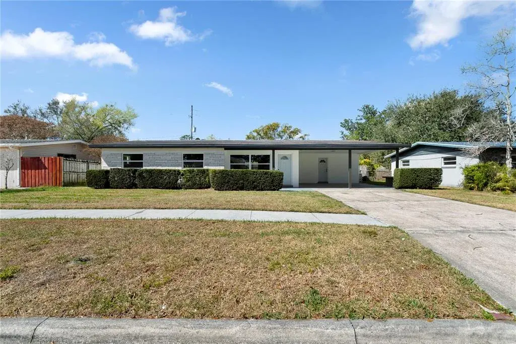 1628 Larkin Ave