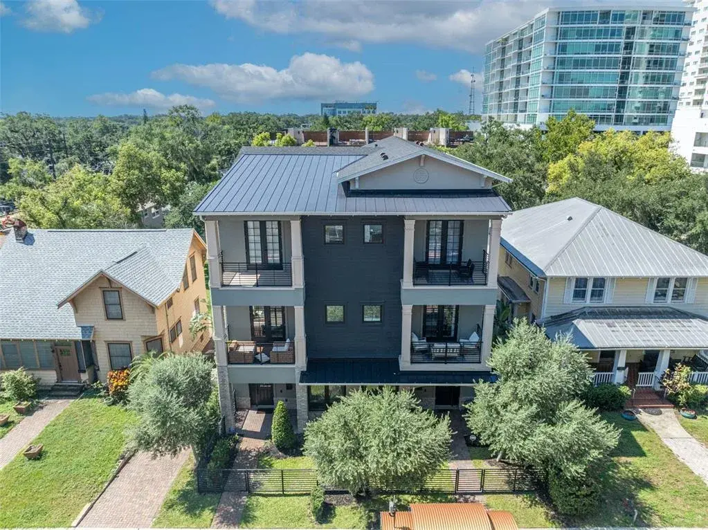 622 E Central