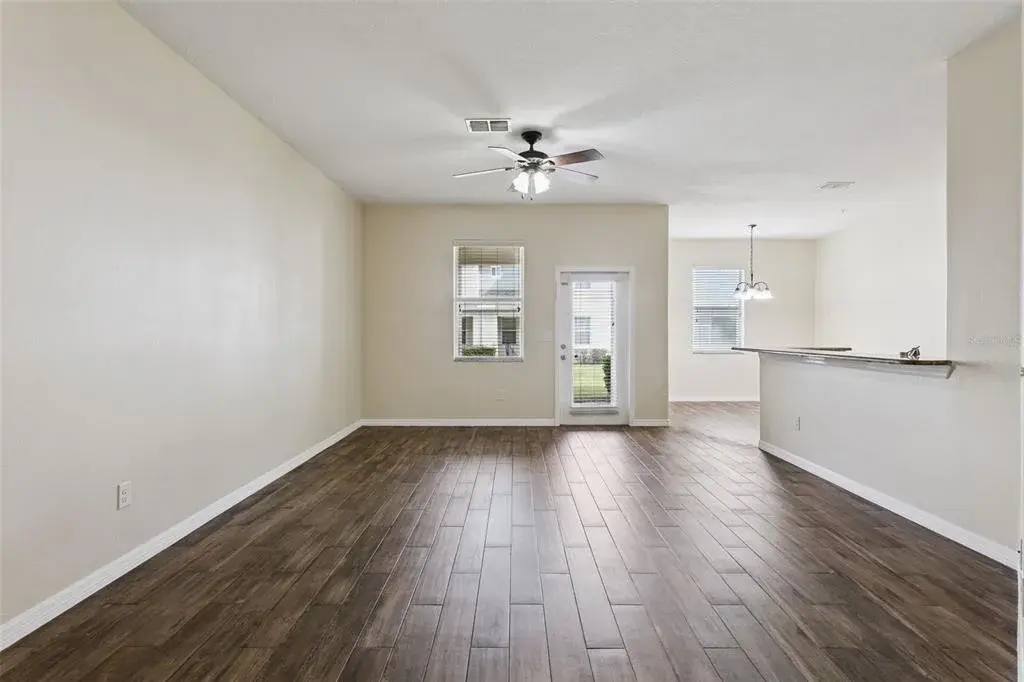 living room without virtual staging
