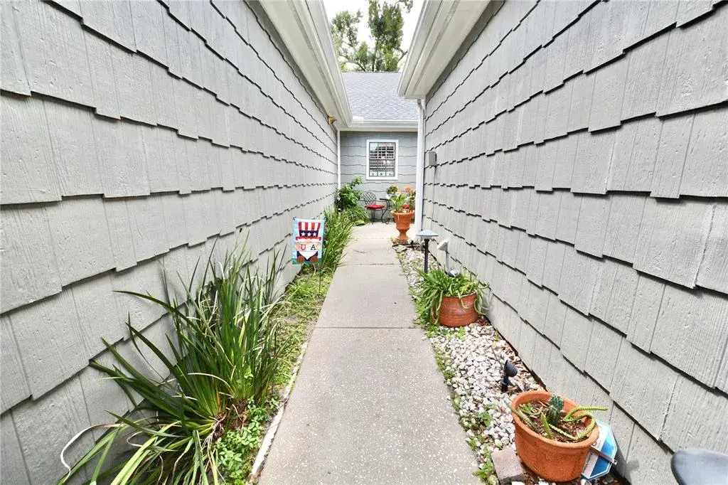 Property for sale at 1762 CASTLE ROCK ROAD, TAMPA, FL, 33612