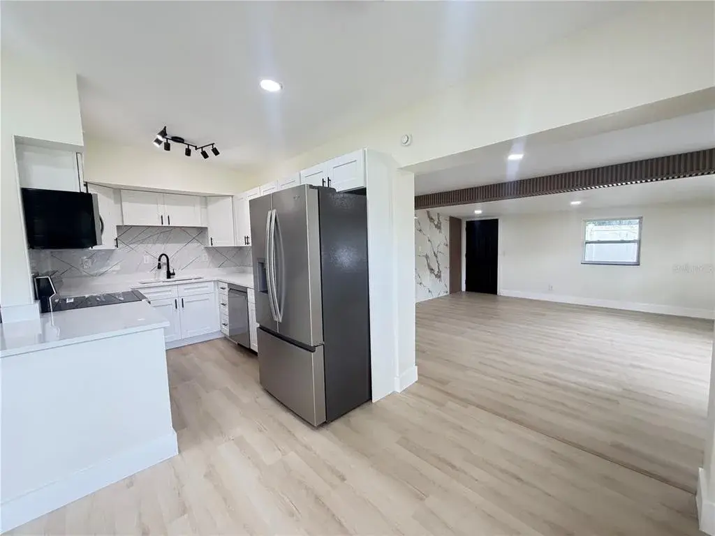 Property for sale at 9505 N WILLOW AVENUE, TAMPA, FL, 33612