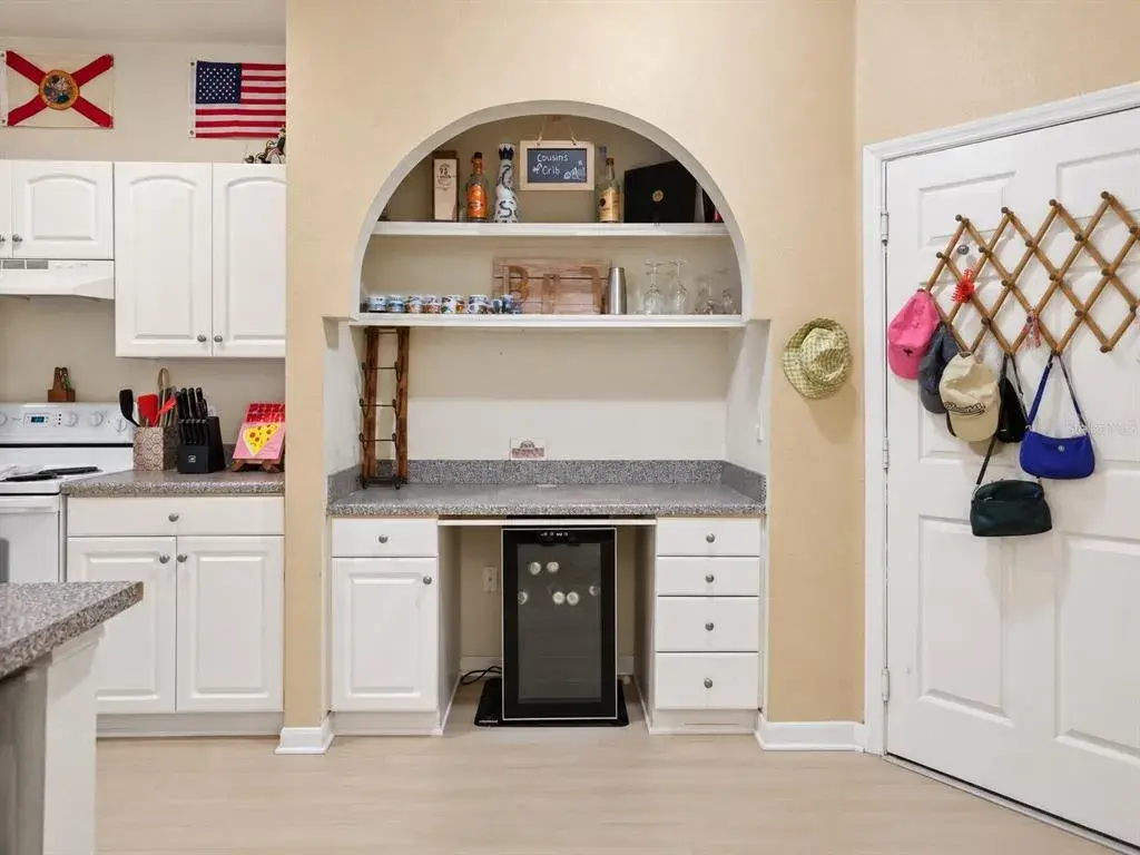 Built-in Kitchen desk nook for extra storage an dorganization