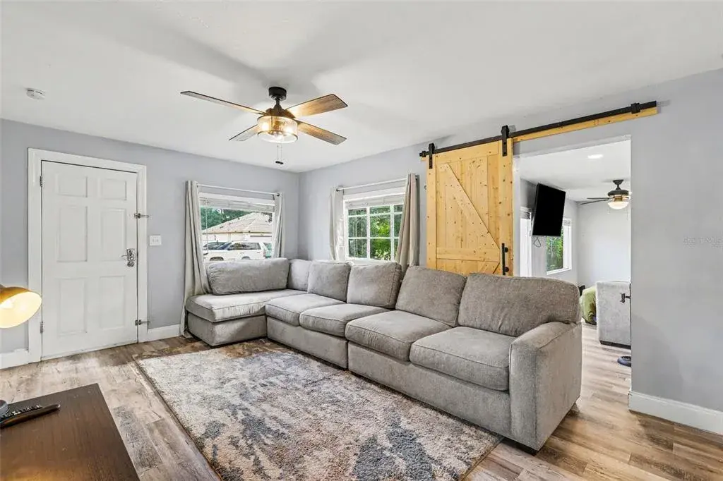 Property for sale at 919 E BOUGAINVILLEA AVE, TAMPA, FL, 33612