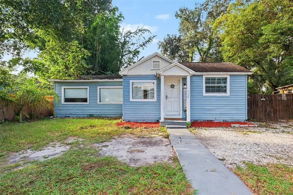 Property for sale at 919 E BOUGAINVILLEA AVE, TAMPA, FL, 33612