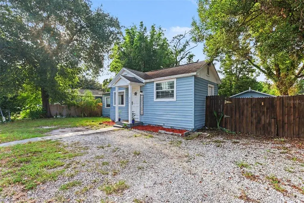 Property for sale at 919 E BOUGAINVILLEA AVE, TAMPA, FL, 33612