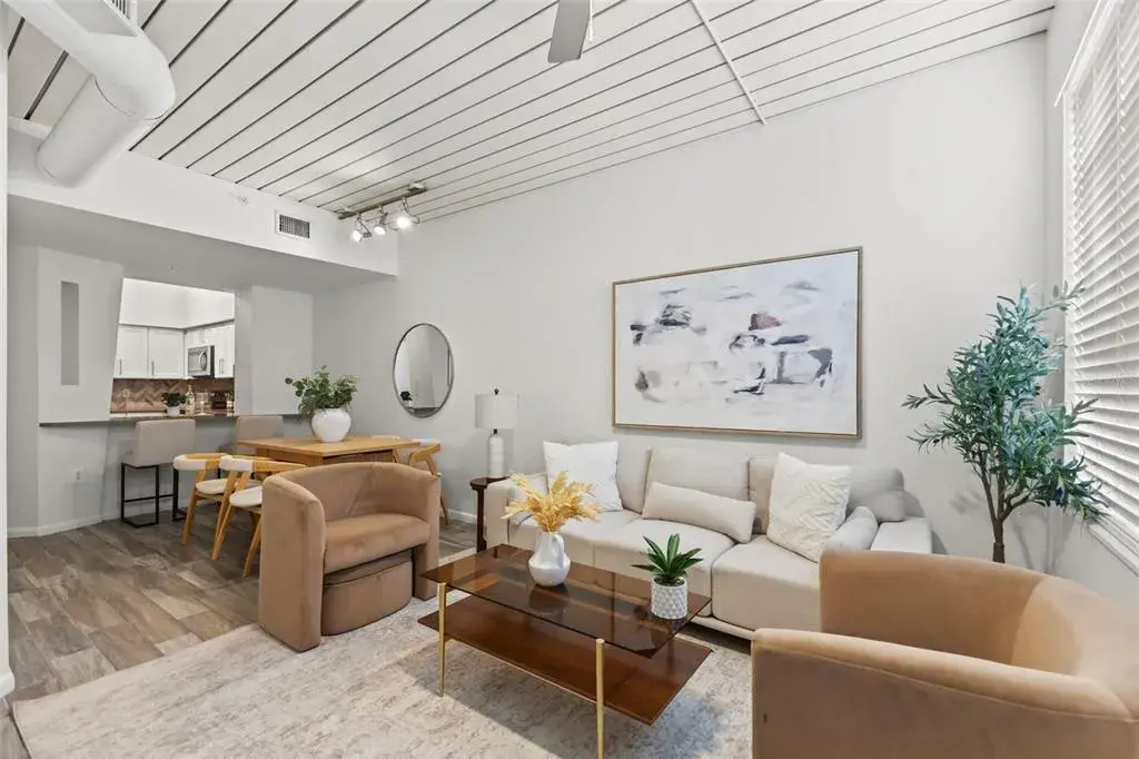 Property for sale at 2411 W HORATIO STREET UNIT 519, TAMPA, FL, 33609