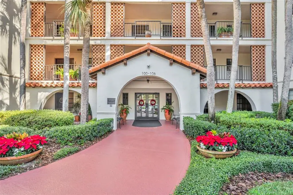 Property for sale at 100 S INTERLACHEN AVENUE UNIT 401, WINTER PARK, FL, 32789
