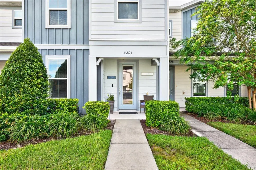 Beautiful entryway to your new home!