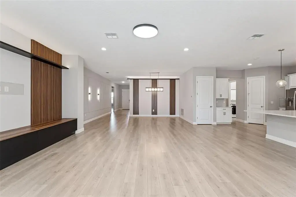 Bright and open living area with plenty of natural light.