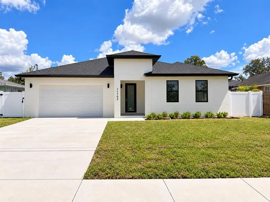 Property for sale at 11703 COUNTRY CLUB PLACE, TAMPA, FL, 33612