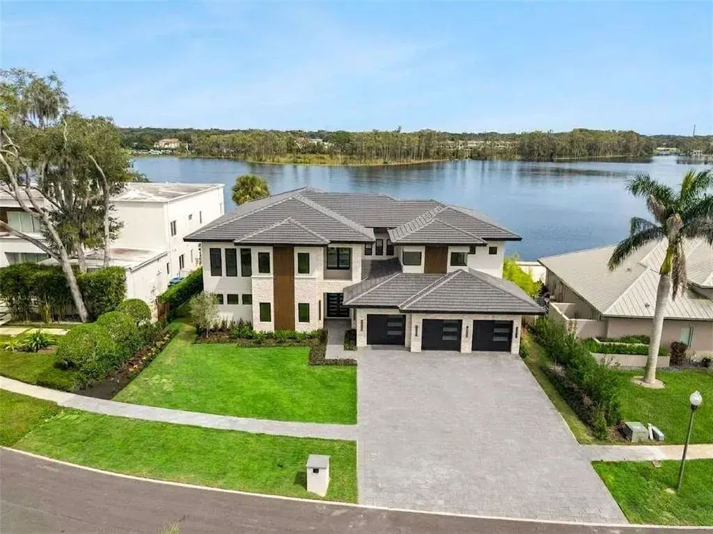 Welcome to 9117 Bay Point Drive