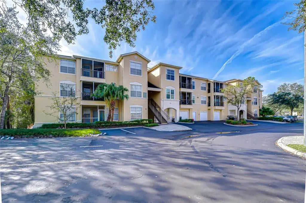 Charming low-maintenance residence ideally located in the heart of Tampa Palms.