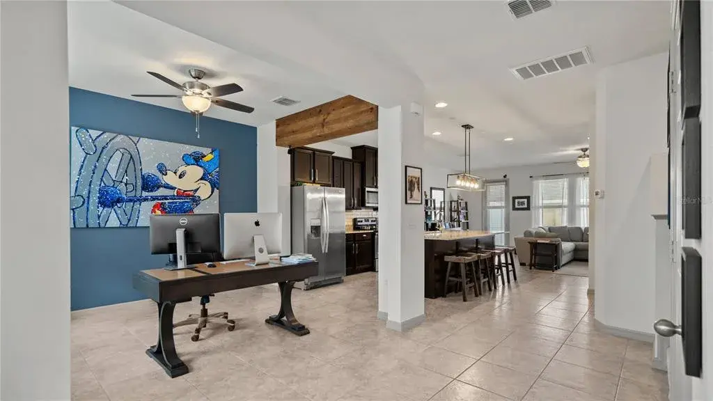 Flex/Kitchen area