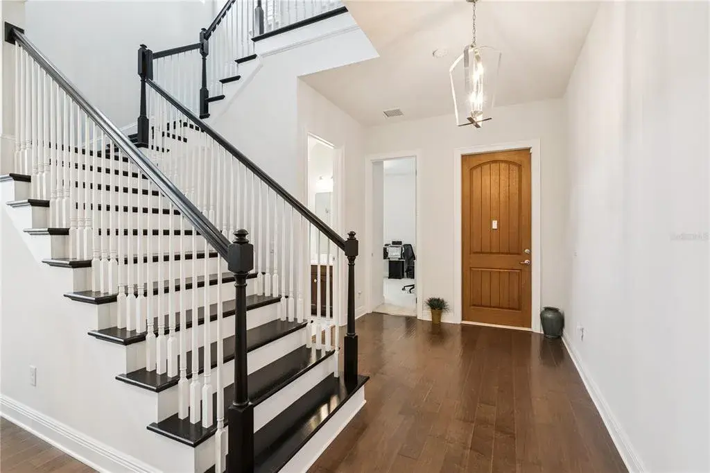 Entry 1 - Foyer