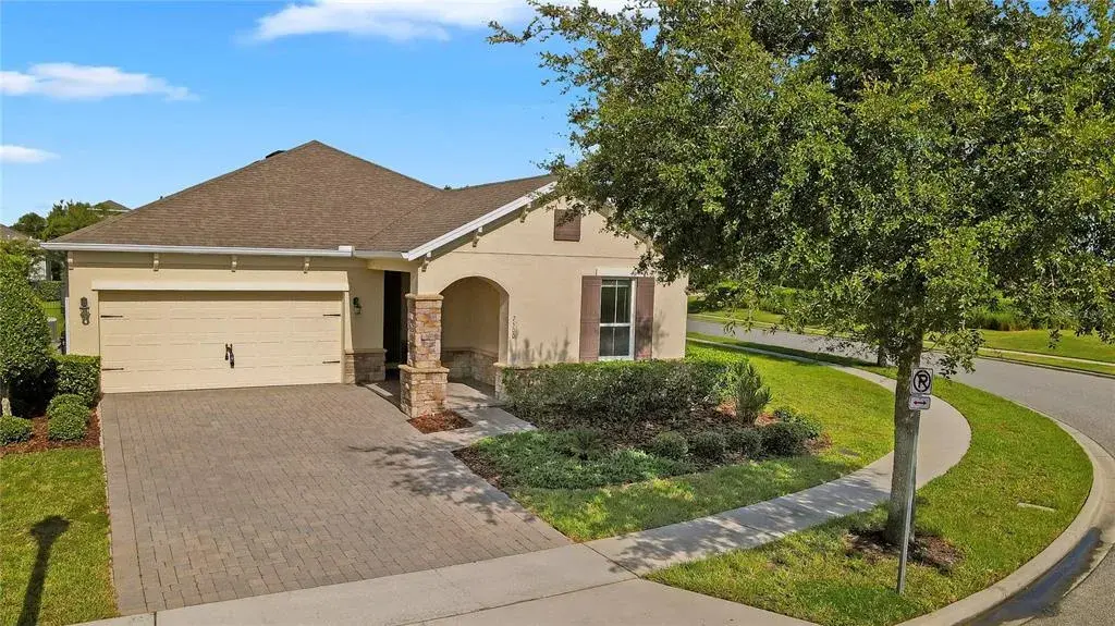 Well-Priced & Gorgeous THREE-Bedroom, Two-Bath, Concrete-Block, Single-Family Home on a Large, CORNER Lot… with and A-RATED SCHOOLS in the Sought-After Horizon West Area! HOLY COW!
