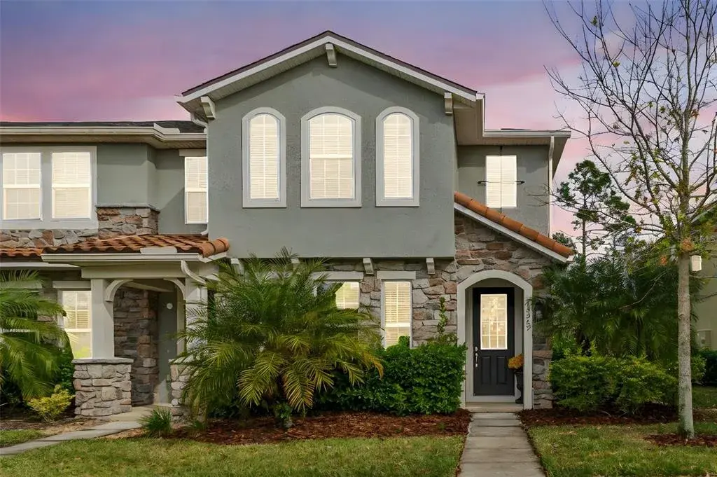 Gorgeous 3 Bedroom Townhome!