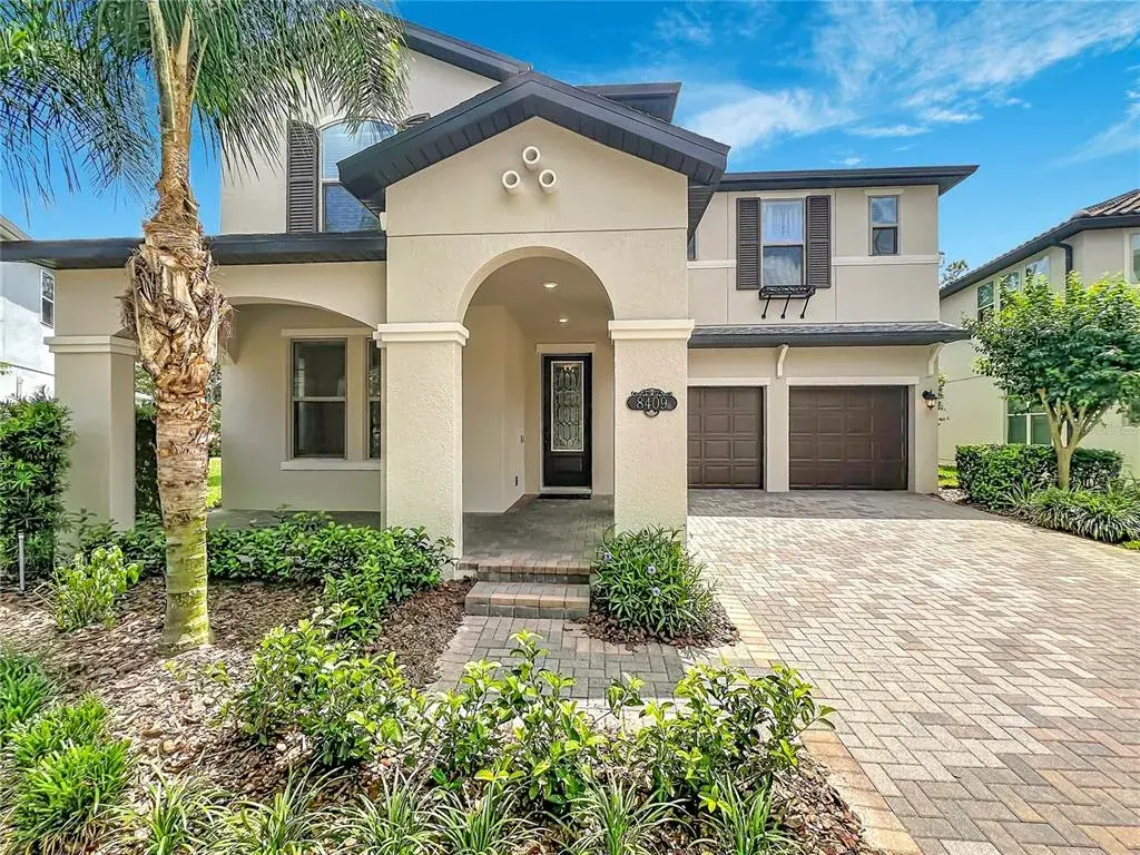 Impressive home offers 4,176 sqfts of living space