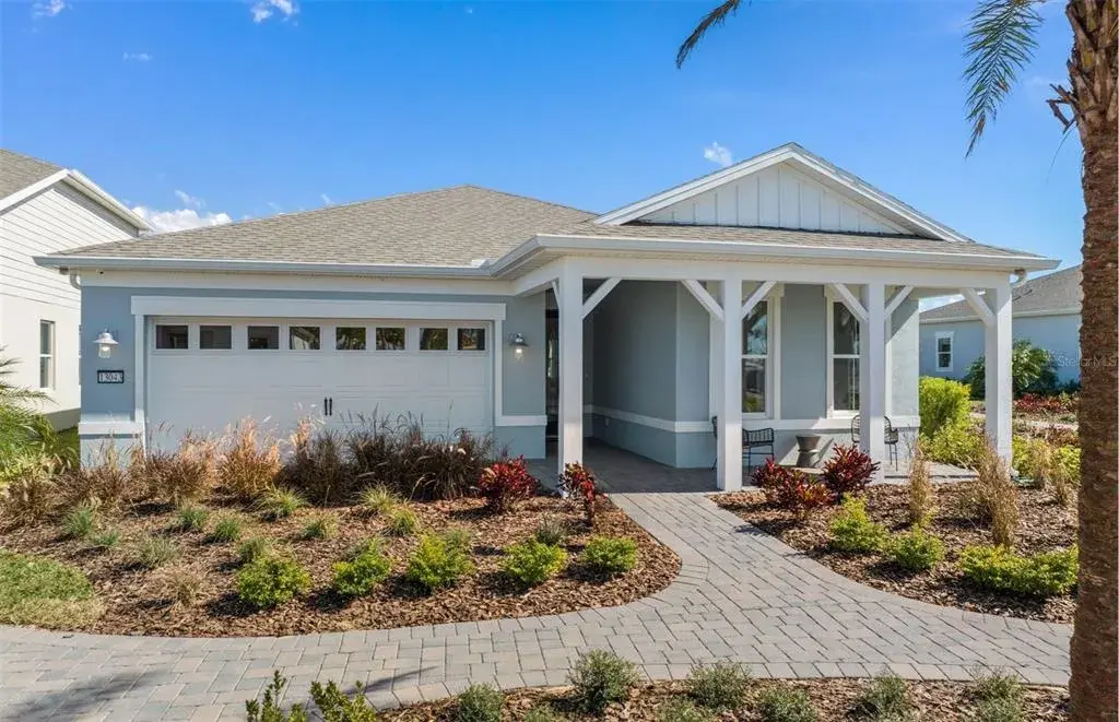 Actual home photo. Colors, finishes, textures and options may appear differently in person due to variations in monitors and viewing devices.