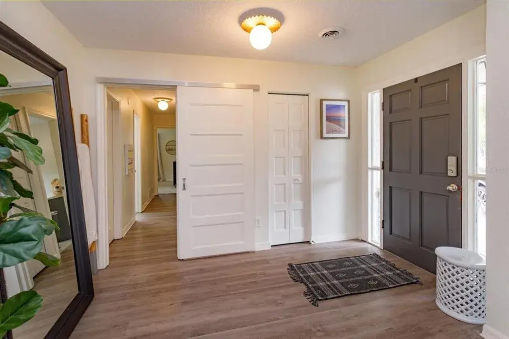 11 x 6 foyer