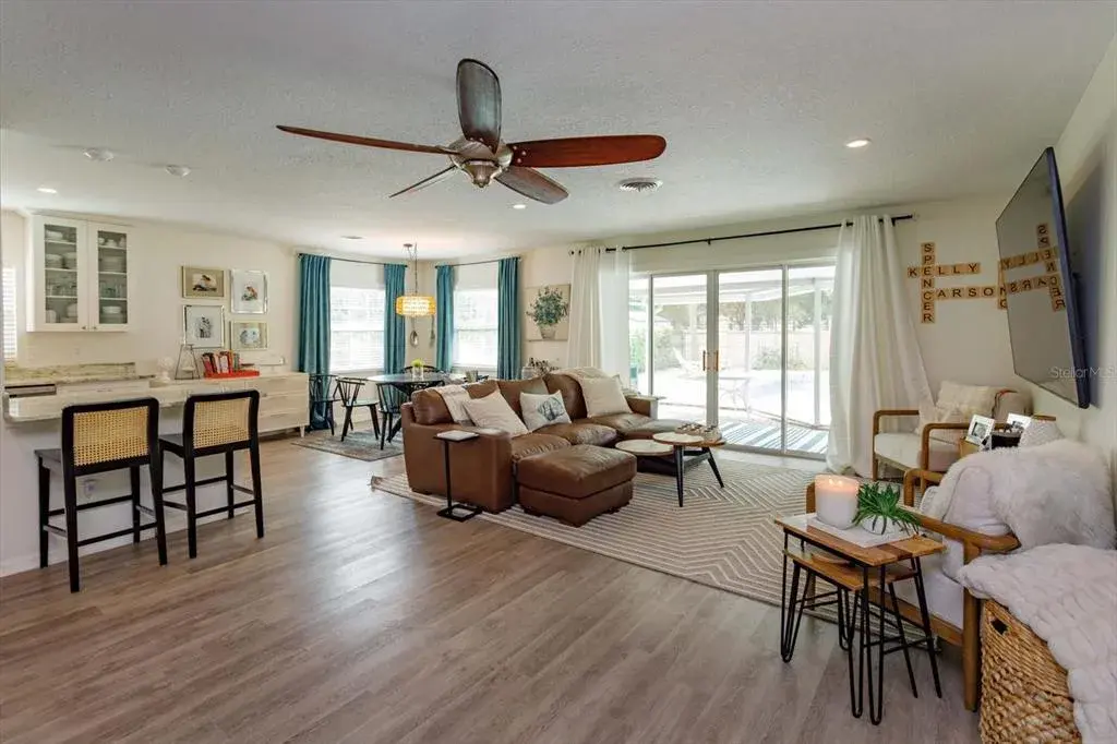 26 x 15 great room with sliders to the lanai