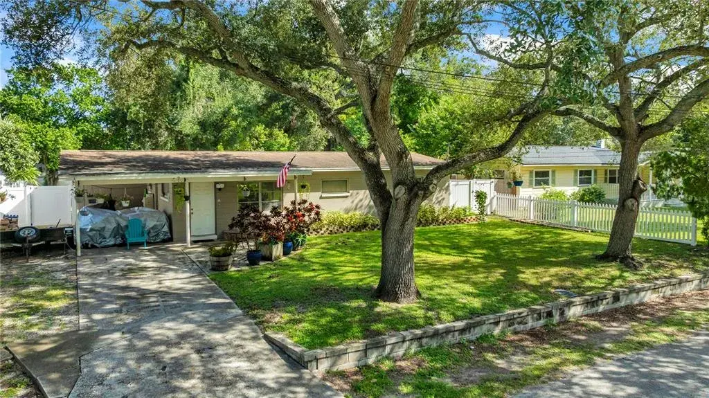 Property for sale at 1104 E LAMBRIGHT ST, TAMPA, FL, 33604