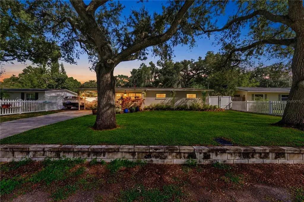 Property for sale at 1104 E LAMBRIGHT ST, TAMPA, FL, 33604