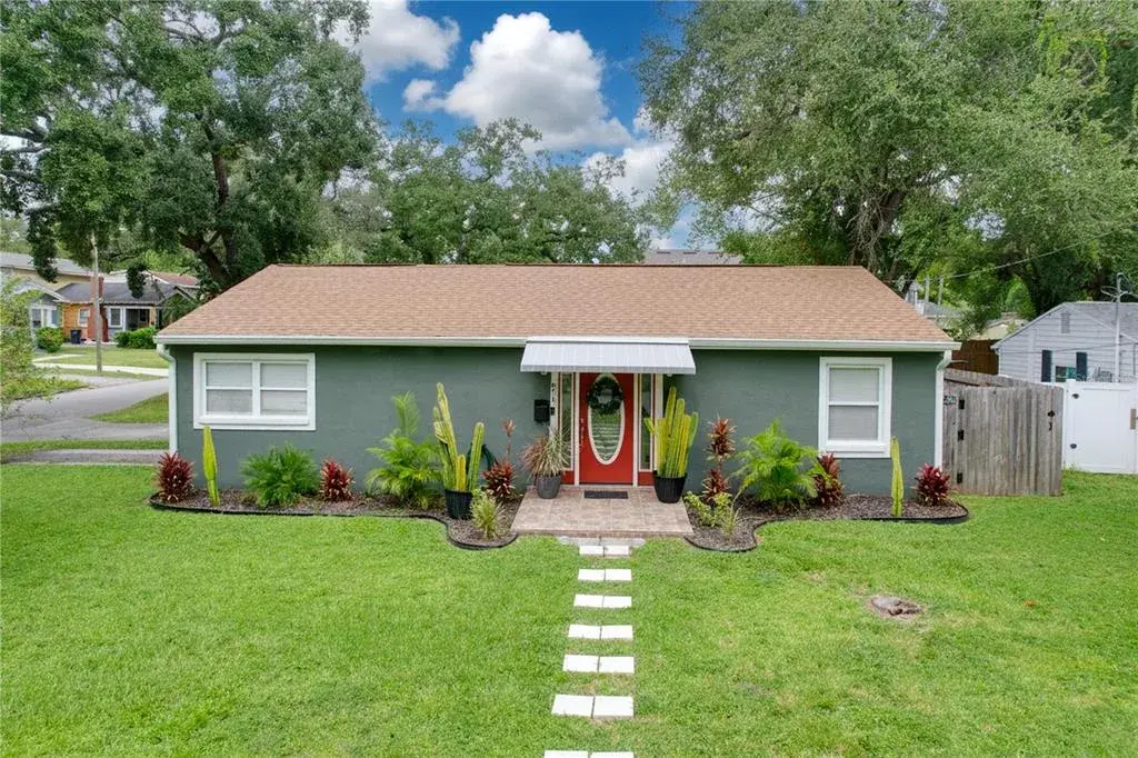 Property for sale at 611 W HENRY AVENUE, TAMPA, FL, 33604